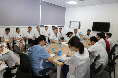 联合书记查房.jpg 联合书记查房.jpg